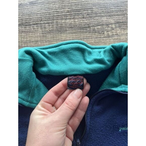 Vintage (80’s) Patagonia Capilene 1/4 zip Blue with green collar women’s small - Picture 2 of 3